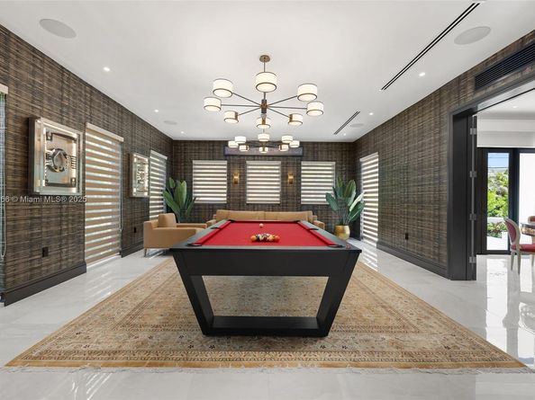 2321 N Bay Rd, Miami Beach FL 33140