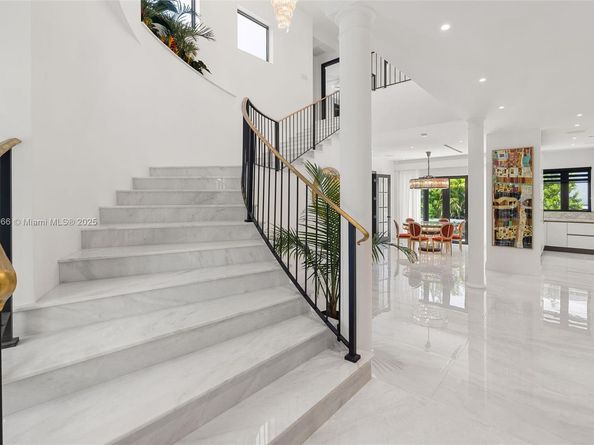 2321 N Bay Rd, Miami Beach FL 33140