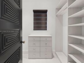 2321 N Bay Rd, Miami Beach FL 33140
