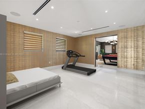 2321 N Bay Rd, Miami Beach FL 33140