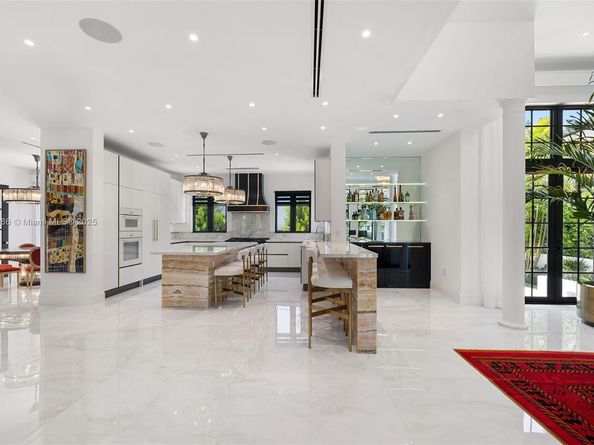2321 N Bay Rd, Miami Beach FL 33140