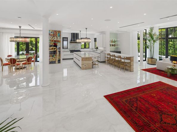2321 N Bay Rd, Miami Beach FL 33140