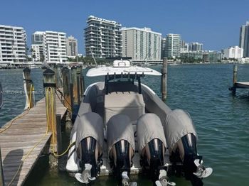 900 Bay Dr