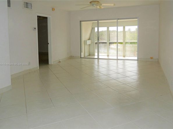 2970 NE 16th Ave 413, Oakland Park FL 33334