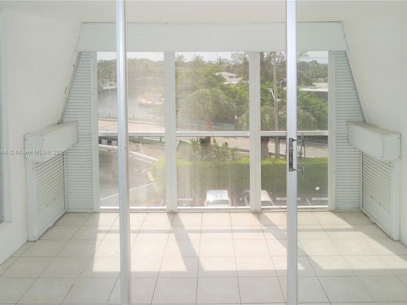 2970 NE 16th Ave 413, Oakland Park FL 33334