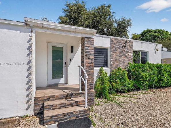 231 NW 44th St, Miami FL 33127