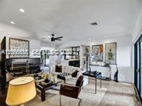 825 N Bel Air Dr, Plantation FL 33317