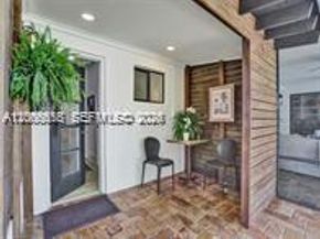 825 N Bel Air Dr, Plantation FL 33317