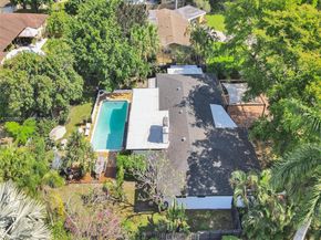 825 N Bel Air Dr, Plantation FL 33317