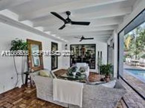 825 N Bel Air Dr, Plantation FL 33317