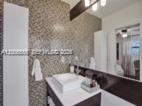 825 N Bel Air Dr, Plantation FL 33317