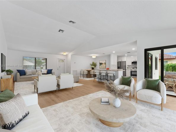 10791 NW 9th Mnr, Coral Springs FL 33071