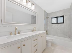 10791 NW 9th Mnr, Coral Springs FL 33071