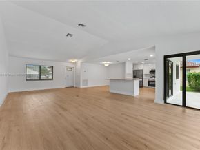 10791 NW 9th Mnr, Coral Springs FL 33071