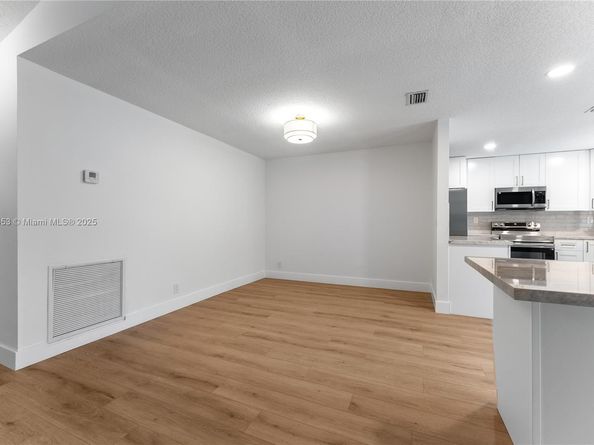 10791 NW 9th Mnr, Coral Springs FL 33071