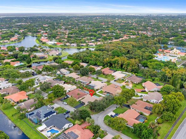 10791 NW 9th Mnr, Coral Springs FL 33071