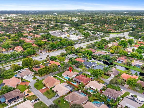 10791 NW 9th Mnr, Coral Springs FL 33071