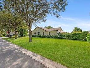 10791 NW 9th Mnr, Coral Springs FL 33071