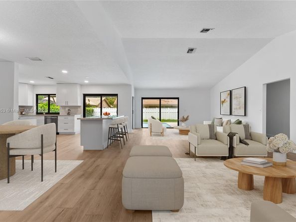 10791 NW 9th Mnr, Coral Springs FL 33071