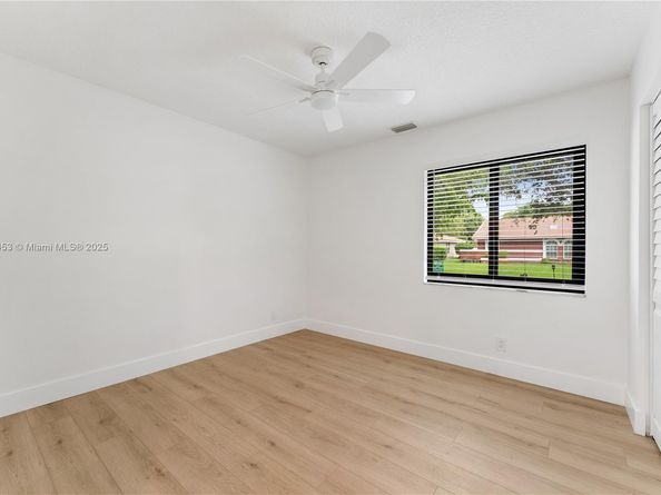 10791 NW 9th Mnr, Coral Springs FL 33071