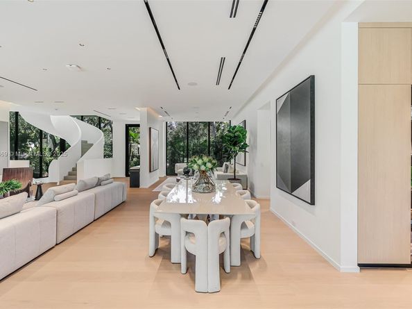 1661 Onaway Dr, Miami FL 33133