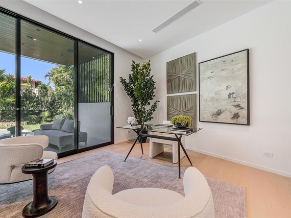 1661 Onaway Dr, Miami FL 33133