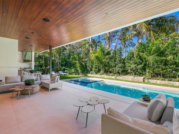 1661 Onaway Dr, Miami FL 33133