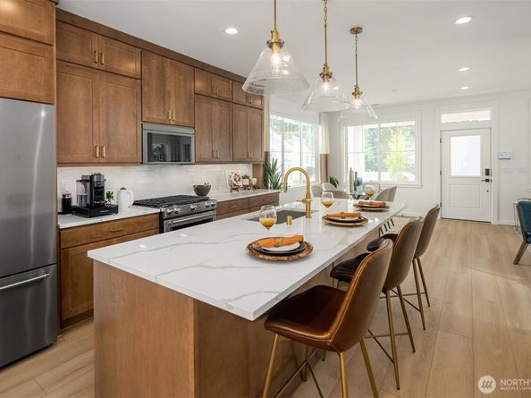 13426 (HS 2) NE 112th Place, Redmond WA 98052