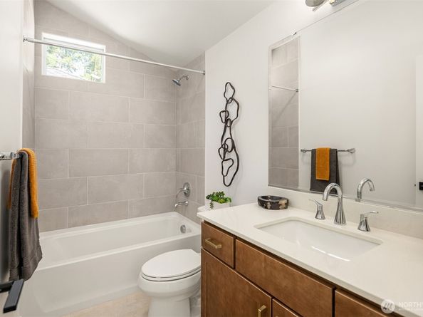 13426 (HS 2) NE 112th Place, Redmond WA 98052