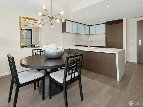 188 Bellevue Way NE 303, Bellevue WA 98004