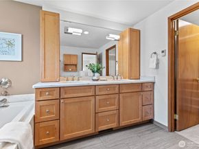 15210 NE 72nd Street, Redmond WA 98052
