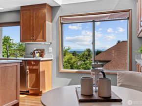 15210 NE 72nd Street, Redmond WA 98052