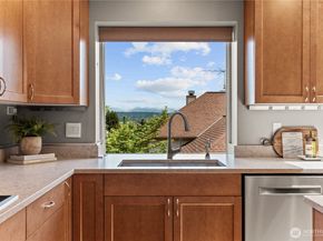 15210 NE 72nd Street, Redmond WA 98052