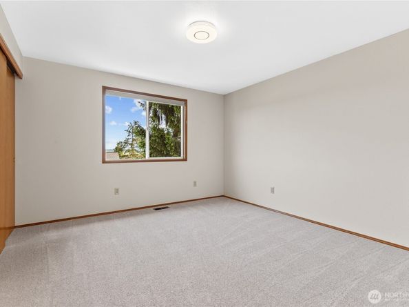15210 NE 72nd Street, Redmond WA 98052