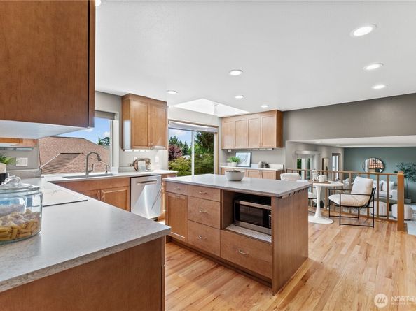 15210 NE 72nd Street, Redmond WA 98052