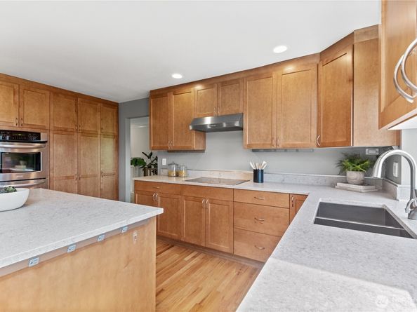 15210 NE 72nd Street, Redmond WA 98052