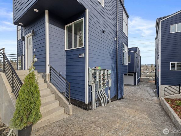9751 57th Avenue S, Seattle WA 98118