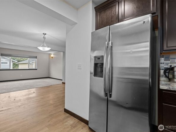 1118 Chestnut Court 18, Everett WA 98201