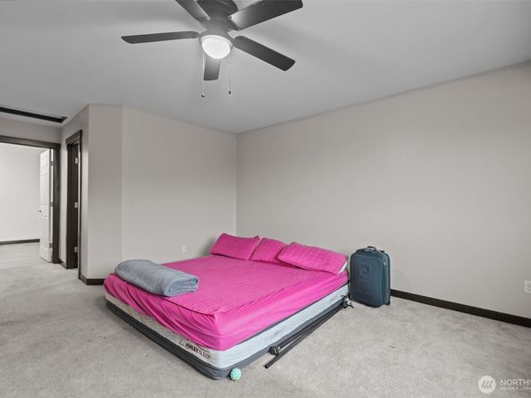 1118 Chestnut Court 18, Everett WA 98201