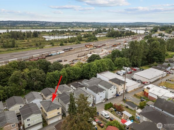 1118 Chestnut Court 18, Everett WA 98201