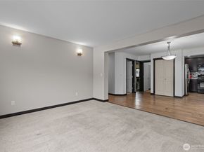 1118 Chestnut Court 18, Everett WA 98201