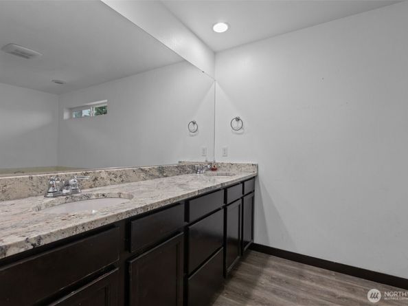 1118 Chestnut Court 18, Everett WA 98201