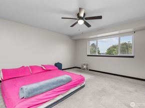 1118 Chestnut Court 18, Everett WA 98201