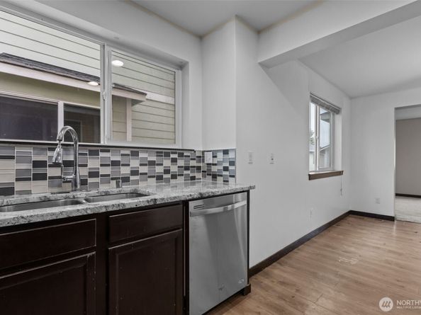 1118 Chestnut Court 18, Everett WA 98201