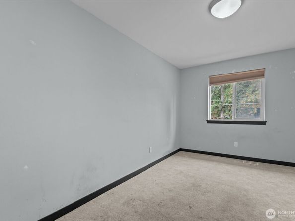 1118 Chestnut Court 18, Everett WA 98201