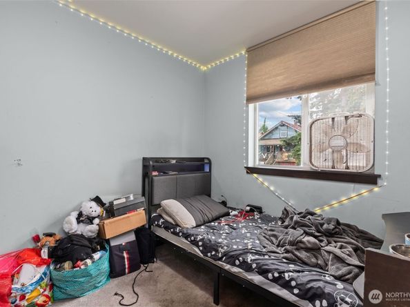 1118 Chestnut Court 18, Everett WA 98201