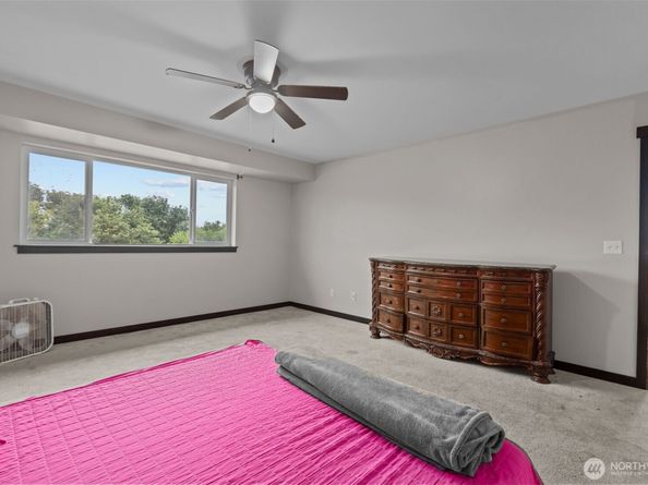 1118 Chestnut Court 18, Everett WA 98201