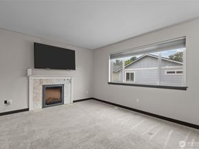 1118 Chestnut Court 18, Everett WA 98201