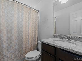 1118 Chestnut Court 18, Everett WA 98201