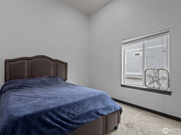 1118 Chestnut Court 18, Everett WA 98201